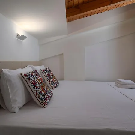 Delejo & Apartmán Flogita