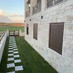 Delejo & Διαμέρισμα Φλογητά