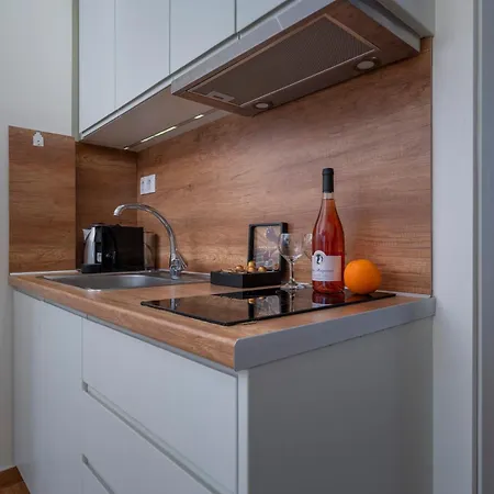 Apartament Delejo & *