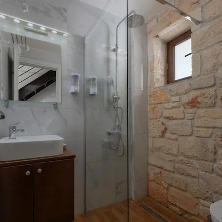 Apartment Delejo & *